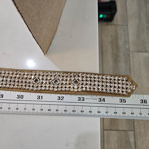 Neiman Marcus Belt Gold Rhinestone, S/M Tan Suede Leather Flower Buckle - Picture 10 of 11